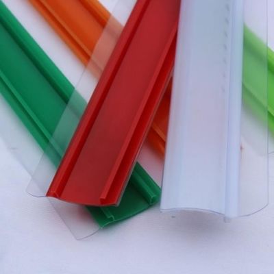 Ligne en plastique machine d'extrusion de profil de support de billet d'étiquette de PVC